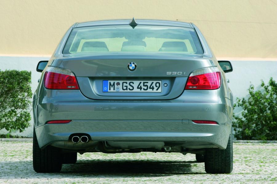  BMW 5-Series 2007 года  (фото 45 из 93)